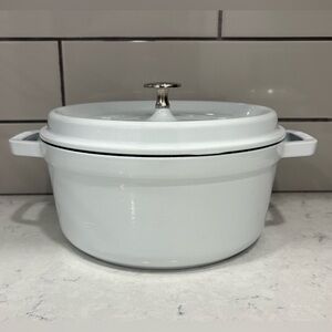NEW Never Used Staub 4qt White Cast Iron Dutch Oven
